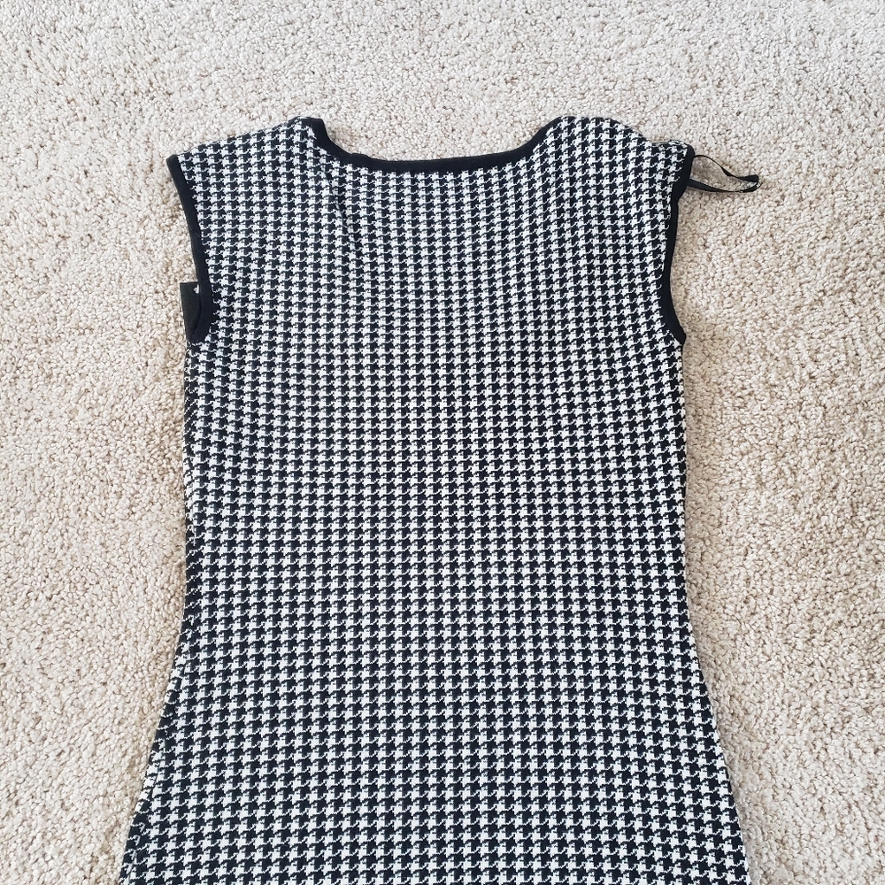 Dress - Picture 5 of 5